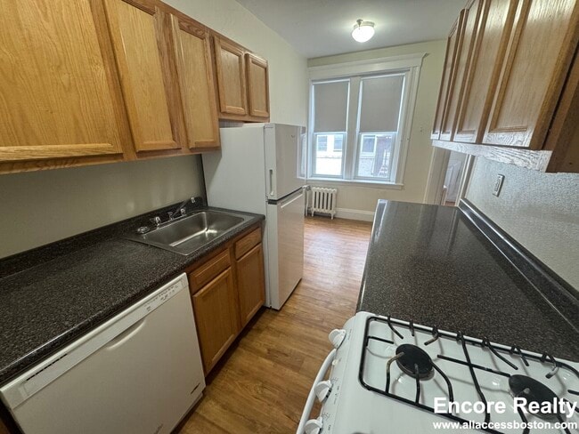 Building Photo - 1171 Boylston St Unit 37