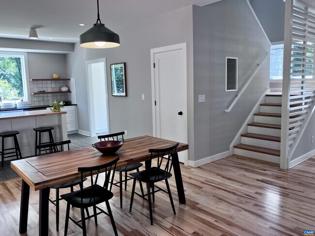 106 Buckingham Cir