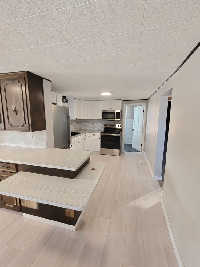 Photo - 1335 E Main St Unit House