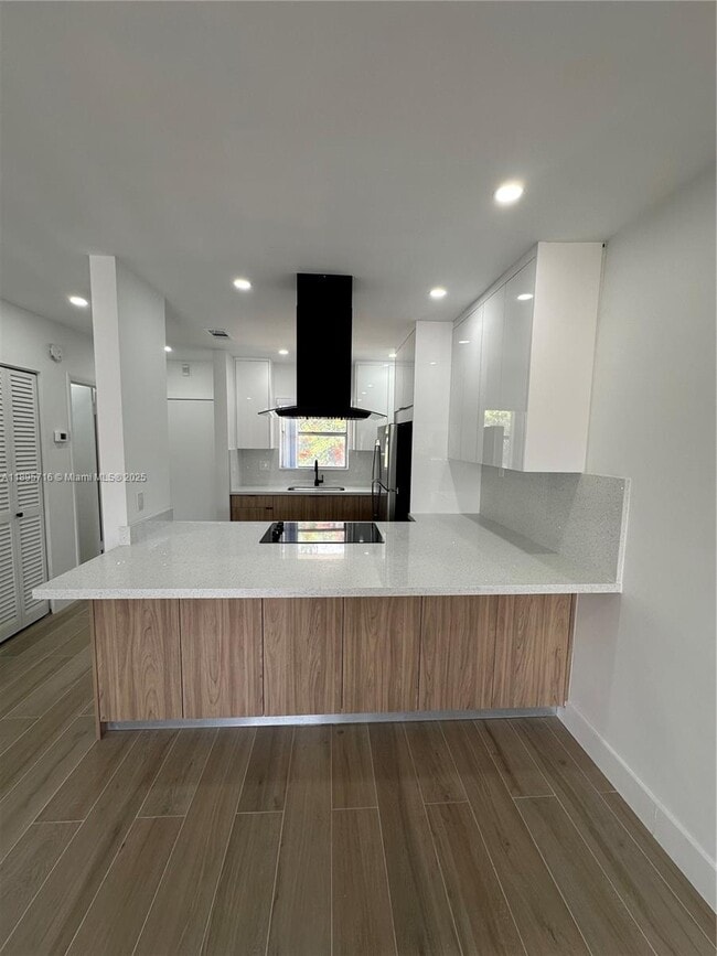 Building Photo - 7505 SW 82nd St Unit 311
