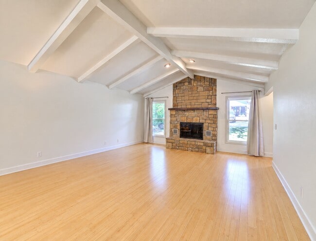 11 Adams Ln