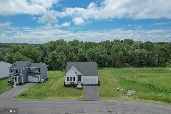 Photo - 79 Spatterdock Rd