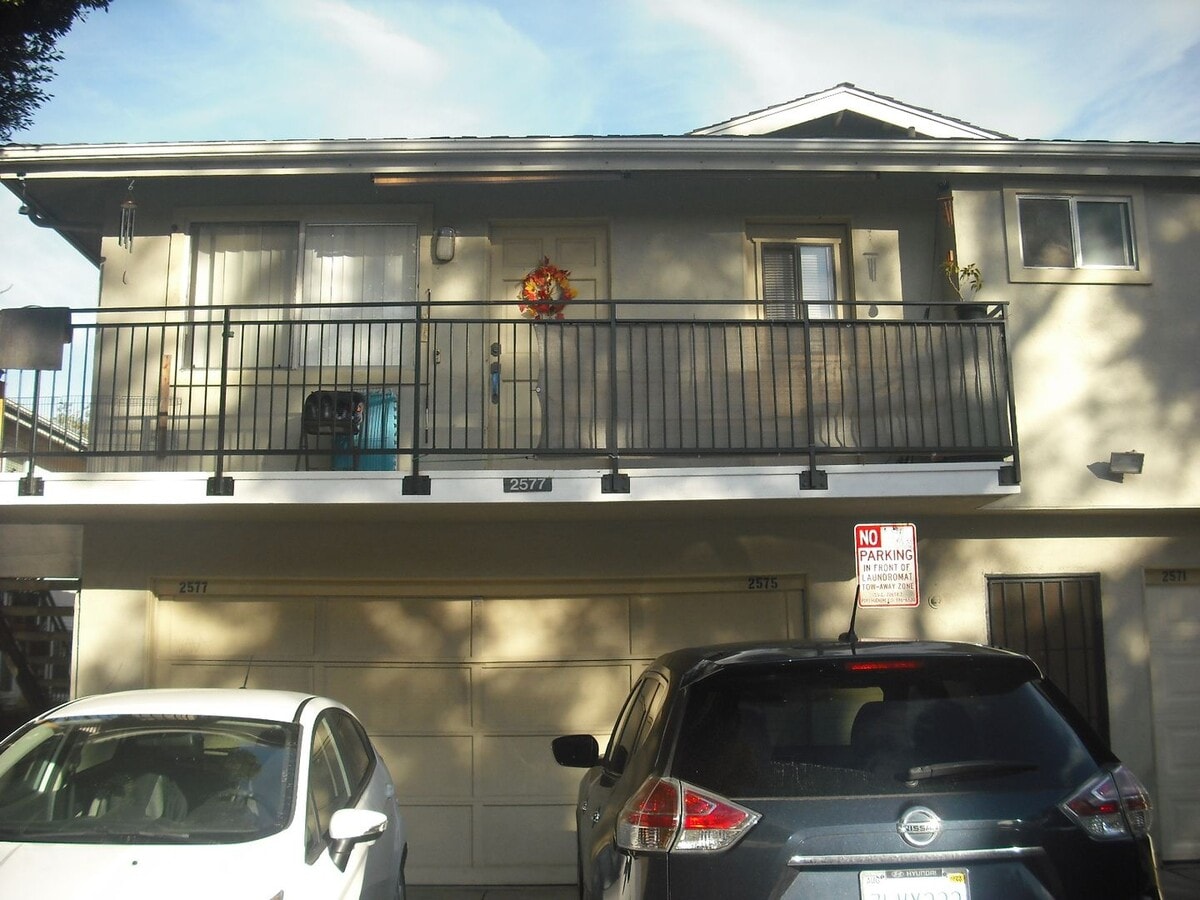 Popular Marina Village Penthouse - Popular Marina Village Penthouse