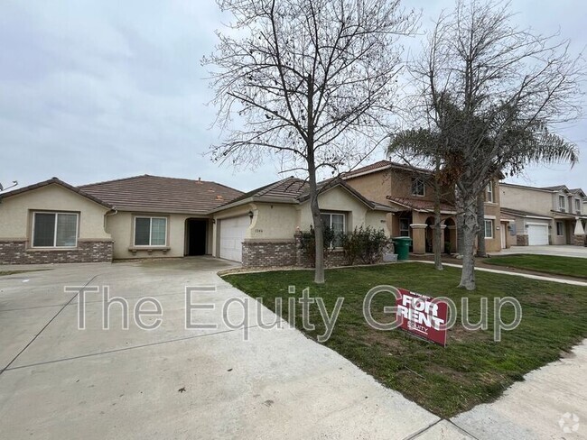 Building Photo - 1046 N Red Oak St Rental