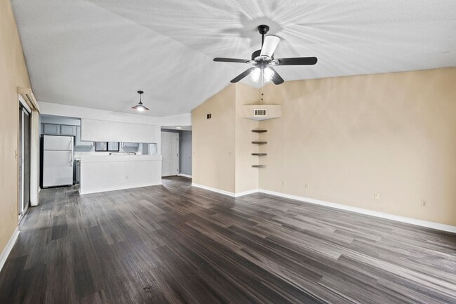 Photo - IDEAL LOCATION!