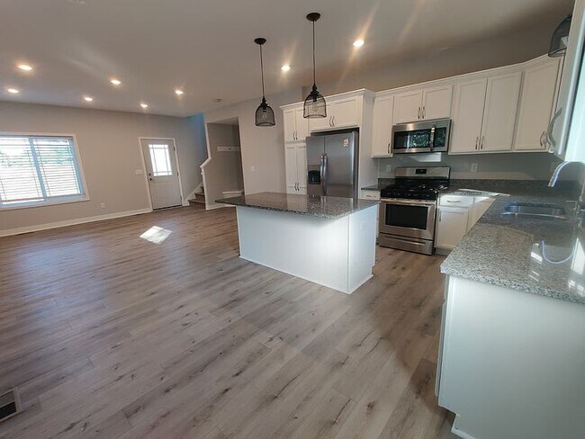 2768 Clover Ridge Dr