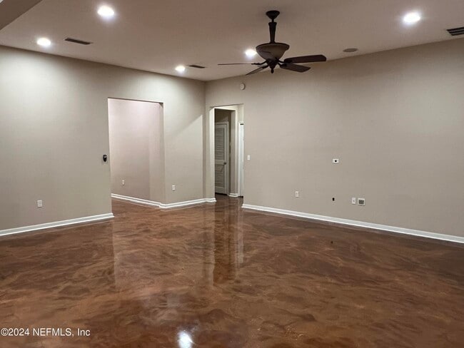 Photo - 5063 Johnson Creek Dr
