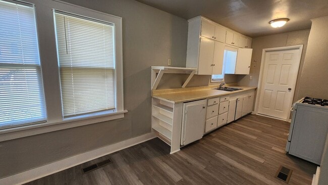 Photo - Nice 4 Bedroom, 2 Bath Home Near OCU & The...
