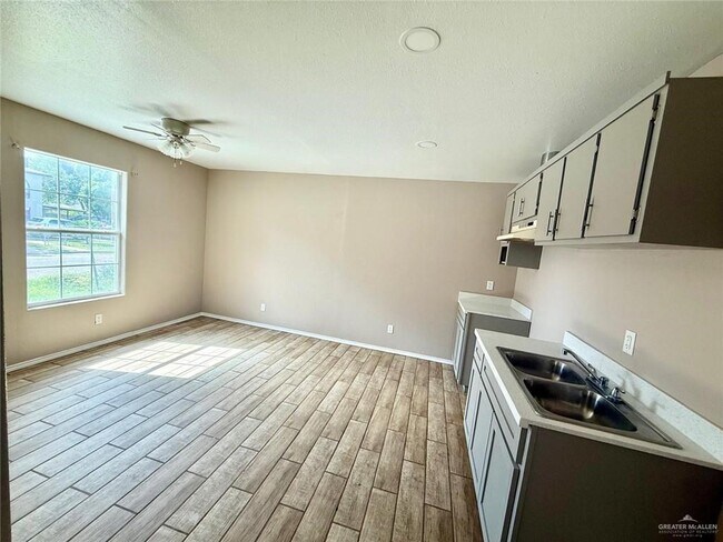 Photo - 9 El Campo Dr