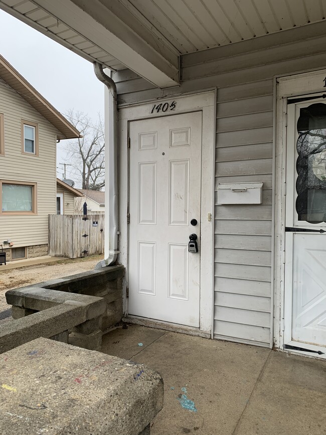 Building Photo - 140 Neal Ave Unit 1-2