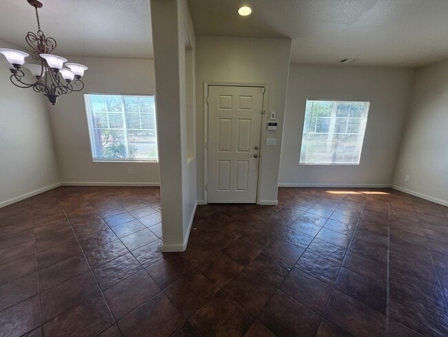 Photo - 3 bedroom with an extra office/den space in Modesto!