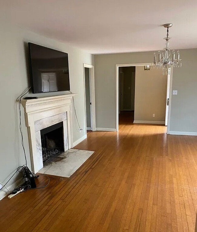 Photo - 1402 Lowell Dr SE