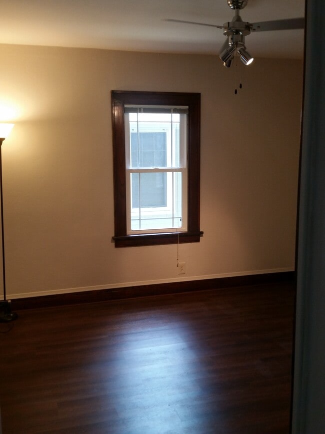 Building Photo - 936 Drake St Unit 6