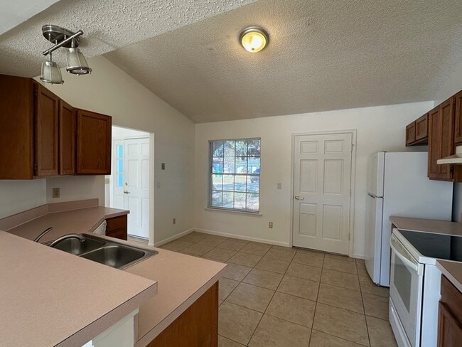 Photo - Welcome to this great 3/2 in Mandarin!