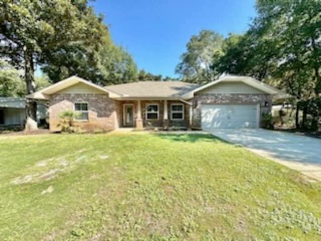 Building Photo - 209 Coral Dr SW