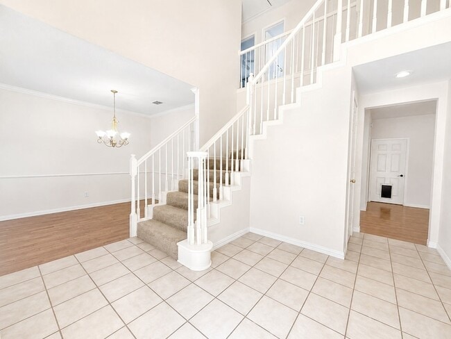 709 Ridgemont Dr