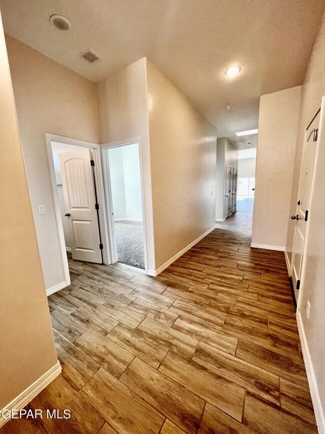 Photo - 14852 Mike a Mendoza Ave