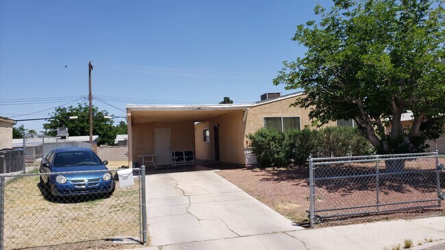 Photo - 328 Duchess Ave