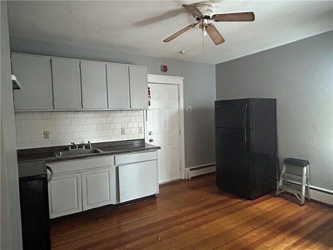 Photo - 915 Dexter St Unit 2R