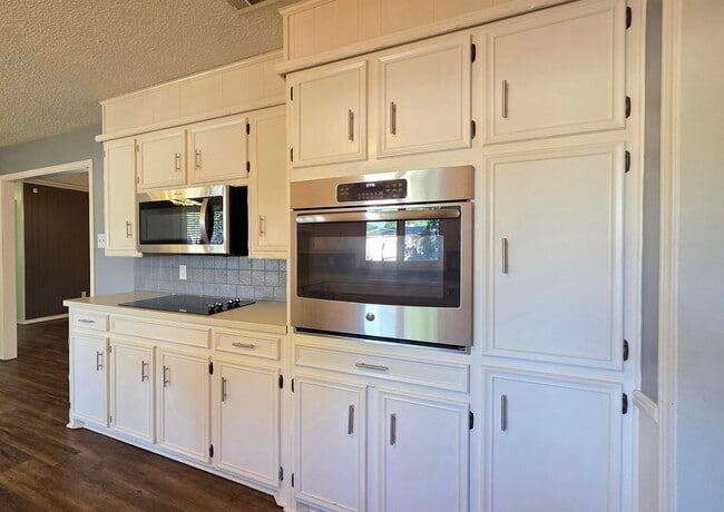 Photo - 8604 Jordan Dr