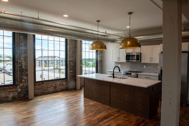 Photo - 116 N 3rd St Apartment