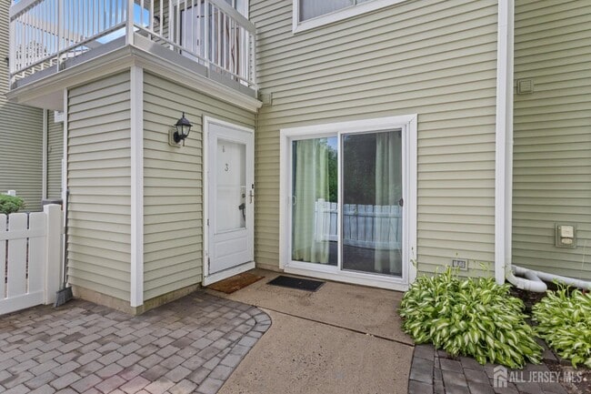 Photo - 3 Foxtail Ln