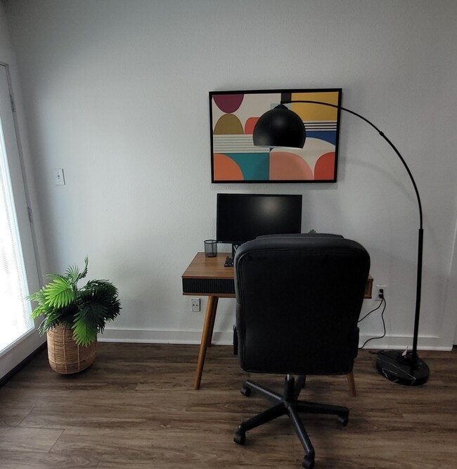 Photo - Val Verde Apartments