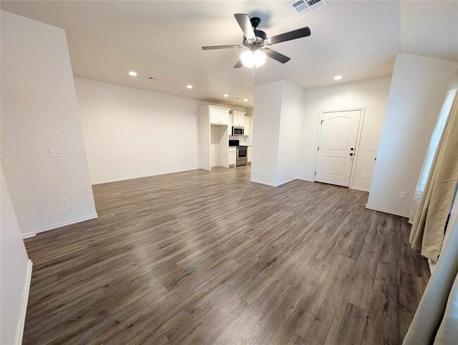 Photo - 425 Chalk Hill Ct