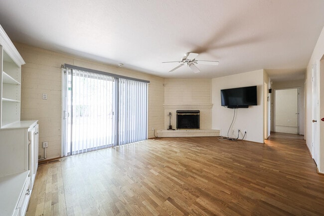 Photo - 7608 E 4th St