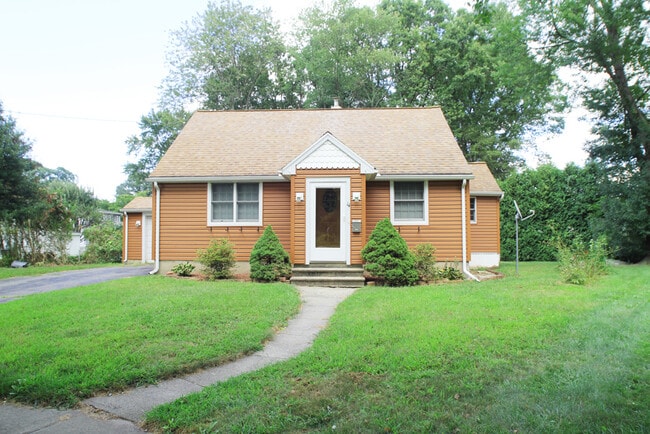 Building Photo - Charming 3BD / 1 Bath on Cul de sac