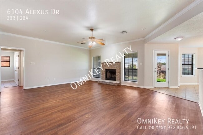 Photo - 6104 Alexus Dr