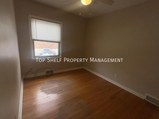 Photo - 4812 Lakeview Dr