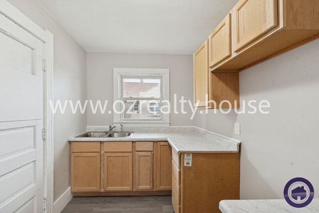 Photo - 3241 Cherry St