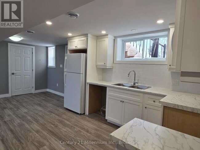 Photo - 398 Kingsway St Unit 2