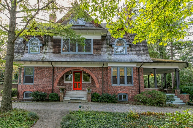 Building Photo - 54 Hodge Rd