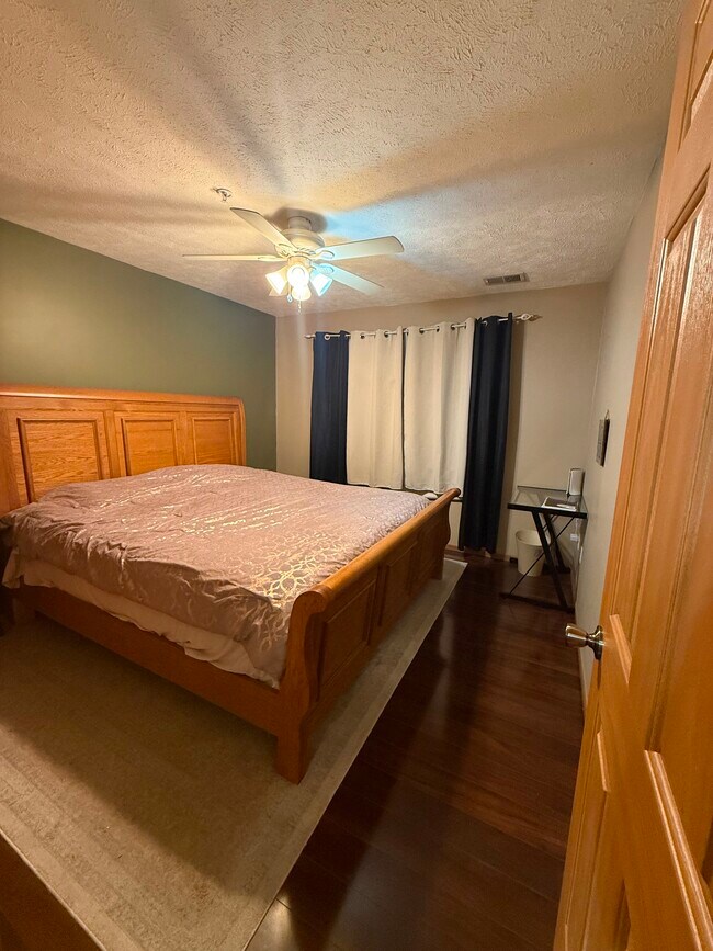 Photo - 421 Creekside Dr Unit Creekside