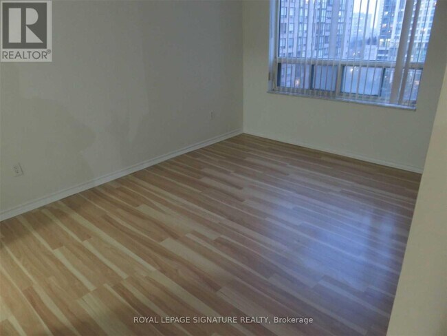 Photo - 285 Enfield Pl Unit 801
