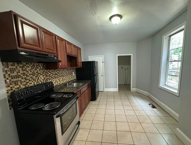 Photo - 426 N Salford St