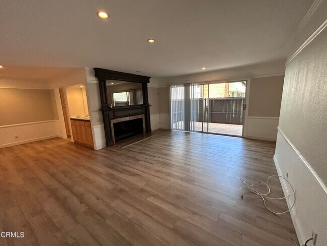 Photo - 31558 Agoura Rd