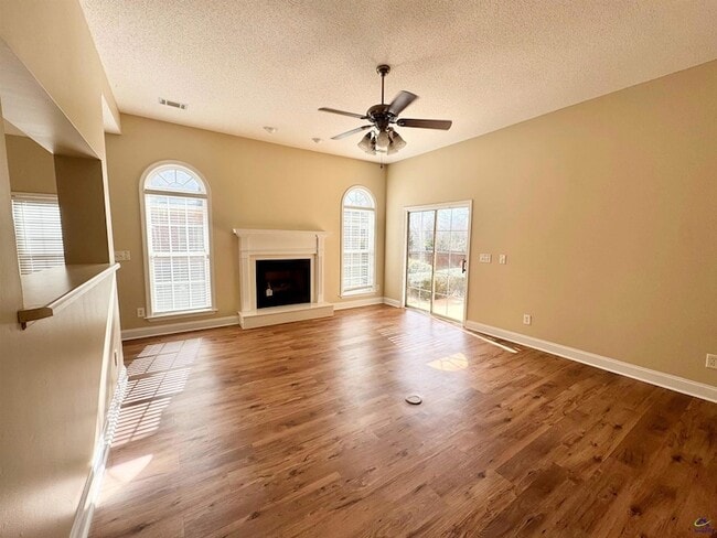 Photo - 218 Carrington Ln