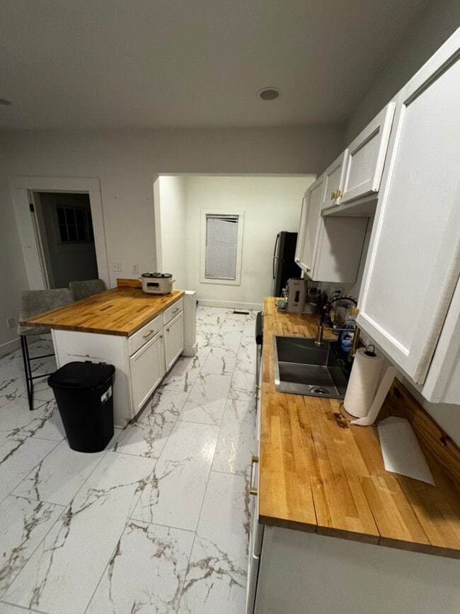 Photo - 556 N Oxford St Unit A