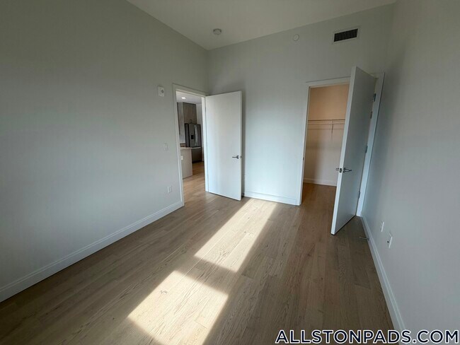 Photo - 55 Brighton Ave Unidad 501