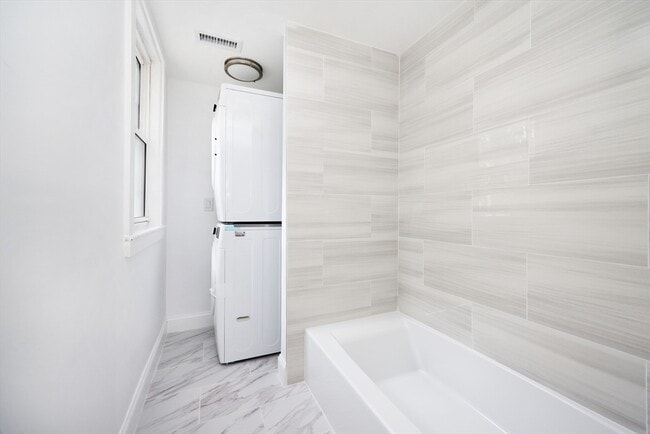 Photo - 5 Chauncy St Unit .2