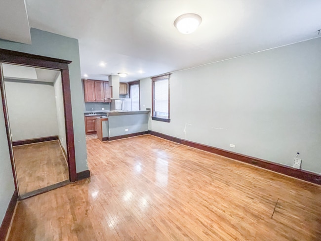Photo - 2825 N Francisco Ave Unit 2