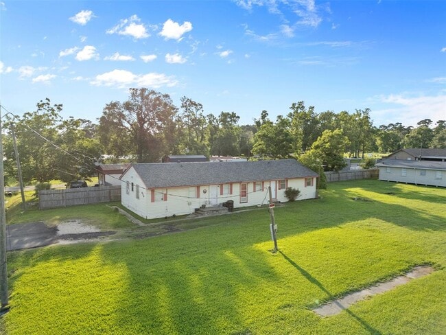 Photo - 639 St Charles Dr