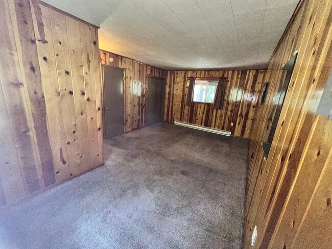 Photo - 237 E White Mountain Blvd