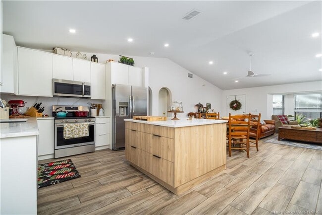 Photo - 2141 SW Janette Ave