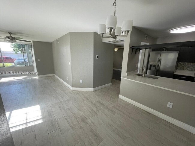 Photo - 2811 N Oakland Forest Dr Unit 110