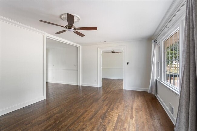 Photo - 3623 Lee St SE