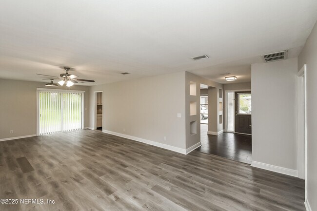 Photo - 1555 Shirl Ln